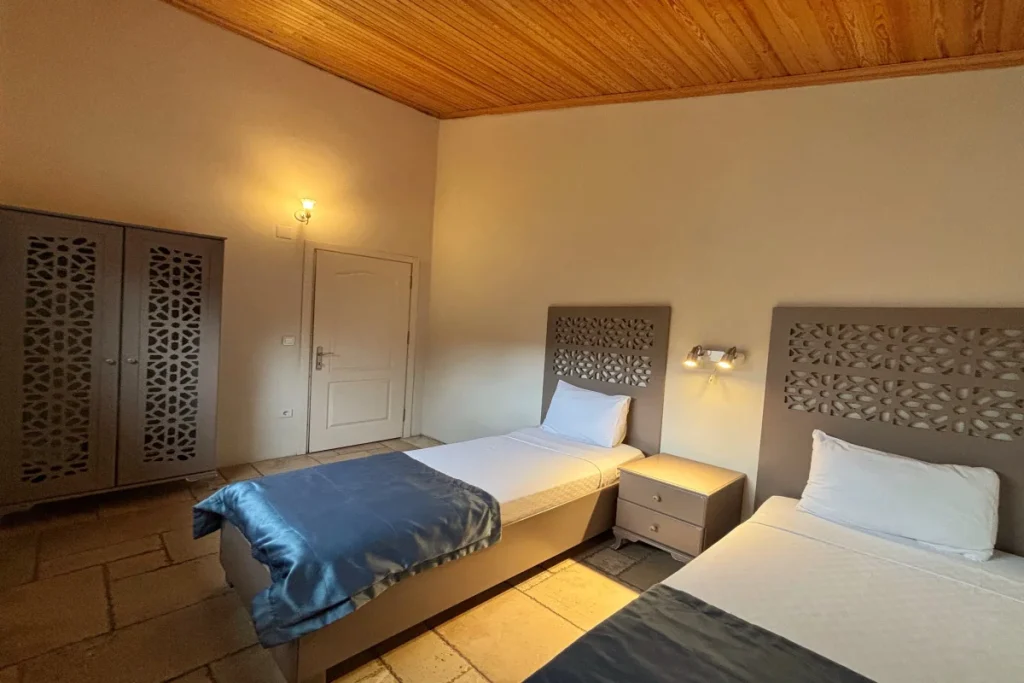 theree-bedroom-garden-villa-yatak-odasi (2)